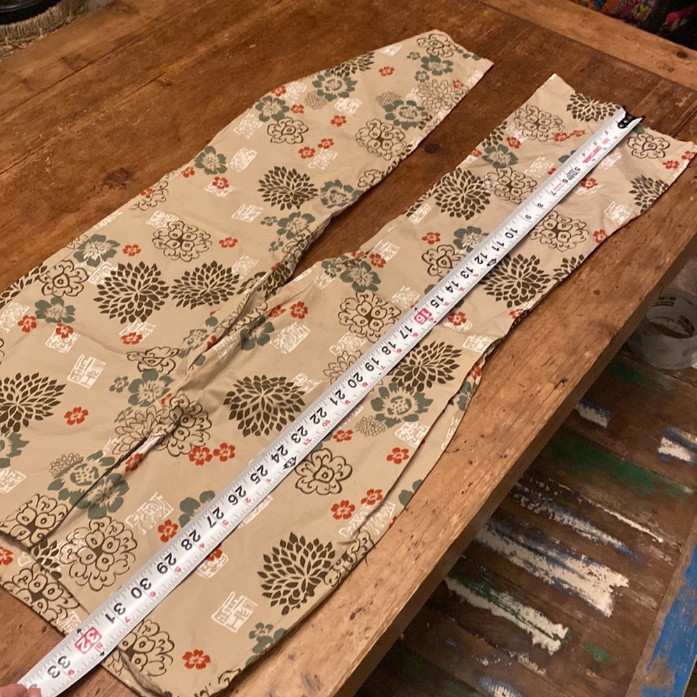 Late 90s early 20s floral capris EUC - Picture 7 of 9